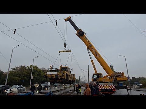Видео: 🎙️2025.10.18 - Разтоварване на машина за извеждане по ос и ниво Matisa