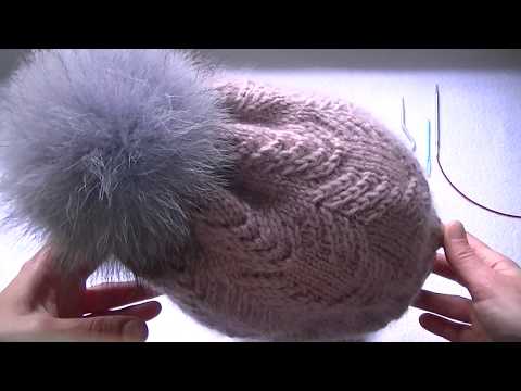 Видео: Вяжем шапку спицами
