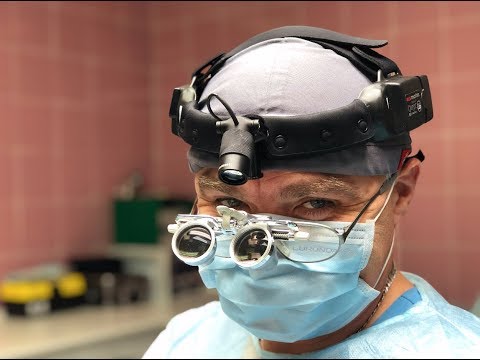 Видео: Удаление зубов на верхней челюсти. Ревизия дна гайморовой пазухи. Профессор Орлов А.А.