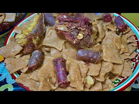 Видео: ХИНКАЛ С СУЩЕННЫМ МЯСОМ И КОЛБАСОЙ. ЧАБАНСКИЙ ПОХОДНЫЙ ХИНКАЛ.