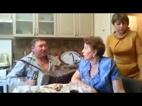 Видео: Я помню сад и ту аллею... (прекрасное исполнение)