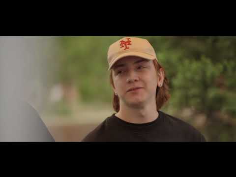 Видео: "Чудеса во дворе" - фильм о разгадке личности неуловимого добряка. Фильм с Жаном Байжанбаевым!