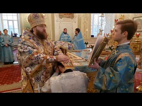 Видео: Иерейская хиротония  Митрополит Игнатий совершил Божественную литургию в Покровском соборе