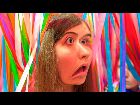 Видео: МЫ ЗАСТРЯЛИ В ЛЕНТОЧНОМ ЛАБИРИНТЕ!! (Крутые детки) Cool Kids