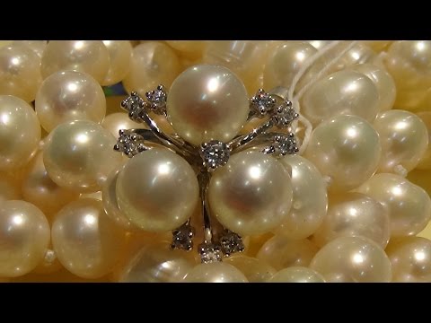 Видео: Жемчуг. Комплекты в серебре. Бусы. Браслеты.
