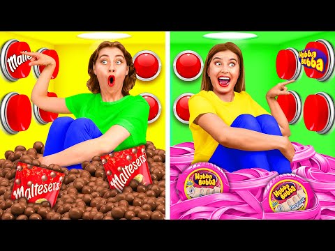 Видео: 1000 Загадочных Кнопок и Только Одна Тебя Спасет | Битвы с Едой от Fun Fun Challenge