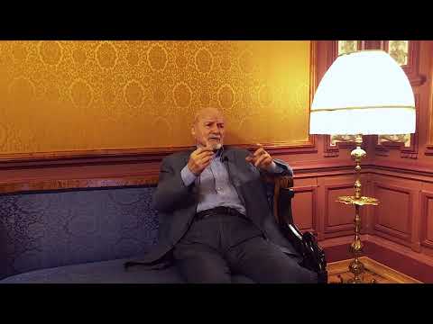 Видео: Владимир Минин - о первом концерте, мечтах и музыке