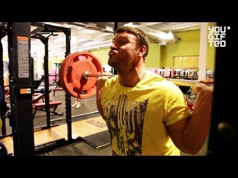 Видео: Тренируем ноги на износ! 10/10 - приседания до упада. Щукин А.
