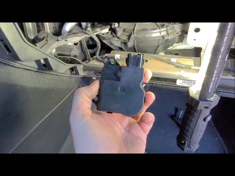 Видео: Как заменить привод заслонки смешивания режимов на Ford Explorer 2014 года