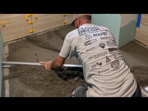 Видео: Огромный душ! 14 пакетов глиняной смеси для пола! #плиткасоми #грязь #упаковка #душ #большой #map...