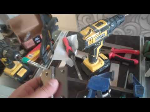 Видео: Одна дверь, кривые стены! Сверло самоцентр и много полезной информации. Установка дверей #doors