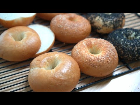 Видео: Как приготовить вкусные рогалики, как в известных магазинах / Сыр, рогалики с черным кунжутом