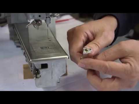 Видео: BERNINA activa 140 - особенности конструкции и ремонт швейной машины