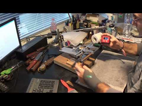 Видео: Цепене на косъм - тънкости. Заточване на сгъваем нож с менте стомана М390.