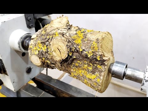 Видео: Woodturning - NEW LIFE OF OLD STUMP ! Красивая ваза из дерева и смолы !