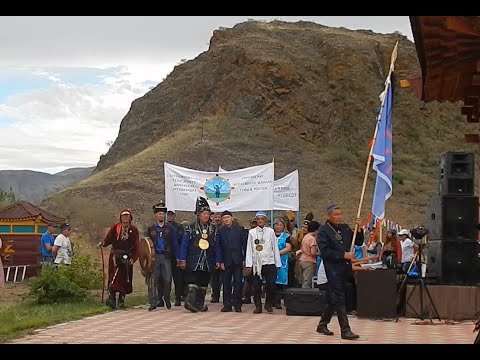 Видео: Парад шаманских организаций и групп на открытии Первого фестиваля шаманизма Дунгур_20.06.2022