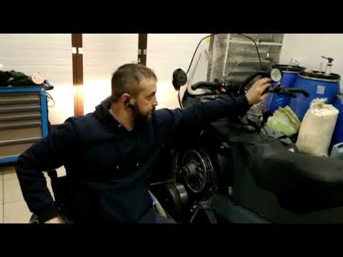 Видео: Регулировка ремня вариатора BRP Yeti 69 800 ARMY