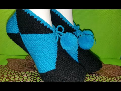 Видео: #411 ТАПОЧКИ СПИЦАМИ ИЗ КВАДРАТОВ С ПОМПОНАМИ.БЫСТРЫЙ СПОСОБ ВЯЗАНИЯ . МАСТЕР КЛАСС