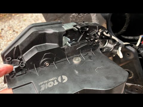Видео: Замок с доводчиком TOIE для BMW F1,F10. Обзор, сравнение с оригиналом, установка замка.