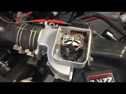 Видео: 89-95 Toyota Pickup 22RE AFM клапан IAC подсос воздуха на холостом ходу, нестабильный, падает при...