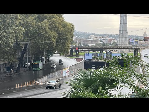 Видео: Тбилиси. С Авлабара в Сабуртало. Улица Нуцубидзе и плато Нуцубидзе. 15 сентября 2025.