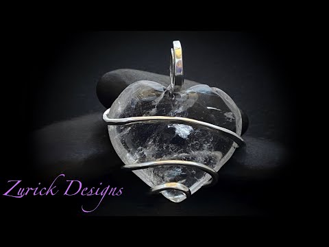 Видео: Техника обмотки проволокой – подвеска в форме сердца из прозрачного кварца, обмотанная серебряной...