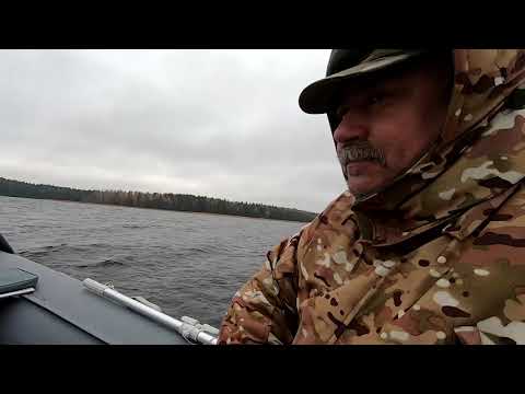 Видео: Рыбалка на Янисъярви. Ловим щук на капканы. GLADIATOR E450 против волны