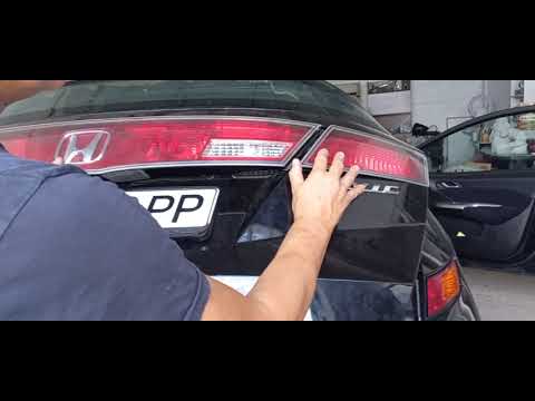 Видео: Установка камеры заднего вида Honda Civic