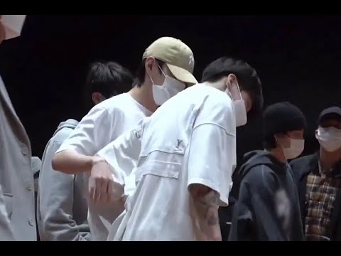 Видео: Taekook/Вигуки| Плохое самочувствие Чонгука и забота Тэхёна| Анализ