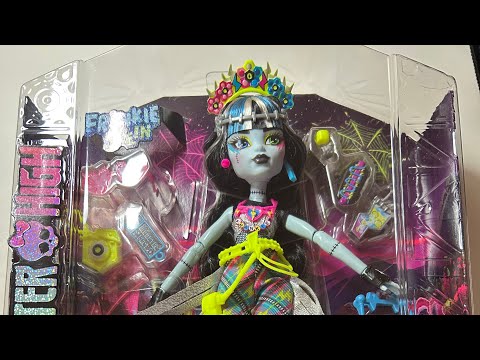 Видео: Обзор на куклу Monster high поколения g3 Френки Штейн Monster Fest 💙🖤
