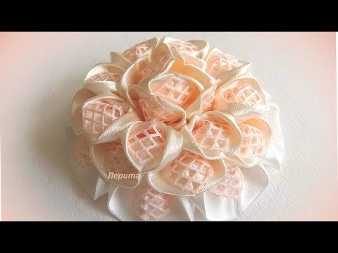 Видео: Цветы из лент, канзаши, МК / DIY satin ribbon flower, kanzashi