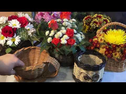 Видео: Букет живых цветов в плетёном кашпо