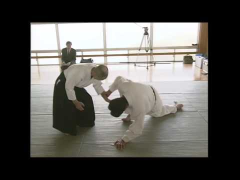 Видео: Айкидо. Сенсей Годзо Сиода и молодой Мичихару Мори (Aikido. Gozo Shioda vs young Mori Shihan)