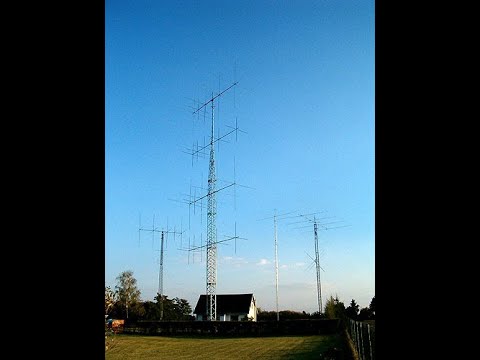 Видео: Простая антенна с активным питанием для 7 Мс с переключаемой ДН и питанием по Кристману.