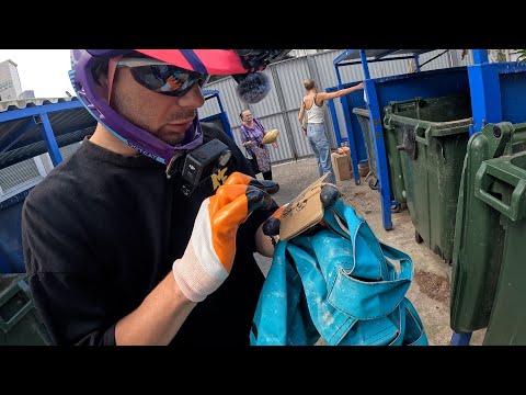 Видео: КАК Я ЗАРАБАТЫВАЮ ЛАЗАЯ ПО МУСОРКАМ | Dumpster Diving RUS NEW #117