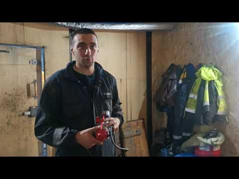 Видео: Установка подогревателя 220В в минипогрузчик LOCUST