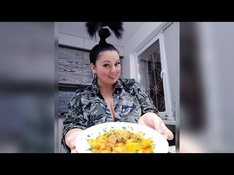 Видео: 🍔 ВКУСНЫЙ ВЛОГ. КАРТОШКА С МЯСОМ или ЖАРКОЕ ПО-РИМСКИ. Рима Пенджиева