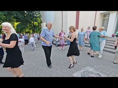 Видео: 26.05.24г..."Соседка Леночка"... В. Палаускас... звучит в Гомельском парке...