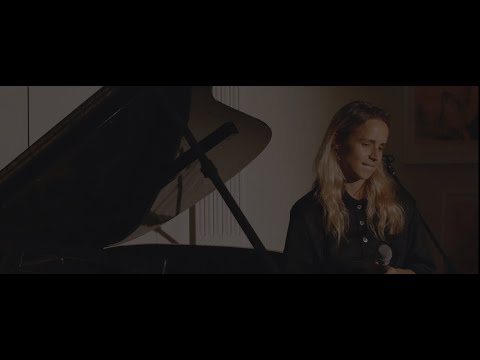 Видео: Шура Кузнецова - Между нами музыка (Piano Live с Никитой Хабиным)