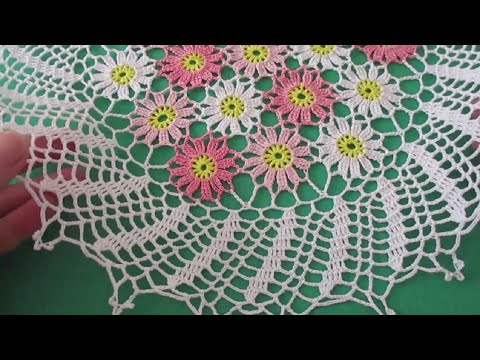 Видео: САЛФЕТКА "МАРГАРИТКИ" С ЦВЕТОЧНЫМИ МОТИВАМИ КРЮЧКОМ - ПРОСТАЯ И ОЧЕНЬ НЕЖНАЯ. ЧАСТЬ 1
