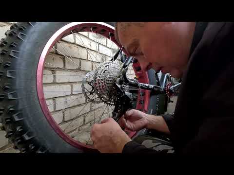 Видео: Рембаза в эфире.Устанавливаю 11 скоростную цепь и ролики на задний переключатель.И снова проблемы.