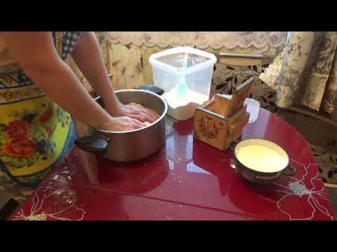 Видео: ПЕКУ ПИРОГИ с Капустой, Яблоком, Сосиской! Простое Дрожжевое Тесто!