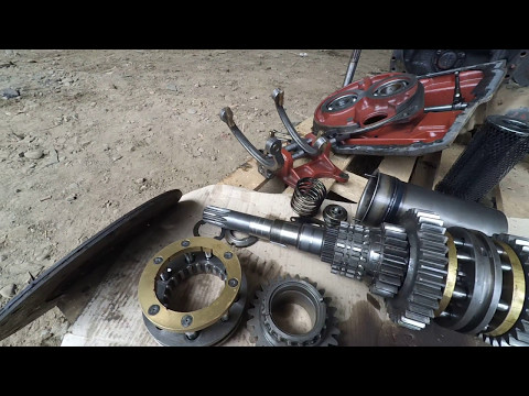 Видео: МТЗ-1221 поломка КПП.Заміна щеплення.