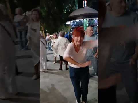 Видео: More,more,more...танцуем на ракушке, Анапа,0110.25