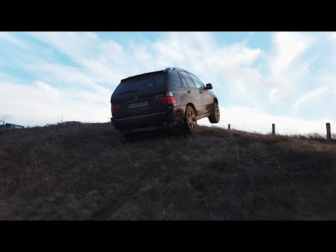 Видео: BMW X5 е53 на бездорожье! Катаем оффроад с нивой, Land Rover Discovery и ГАЗ-69.