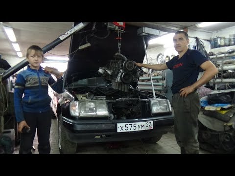 Видео: Установка двигателя М 102 на Мерседес 124 .