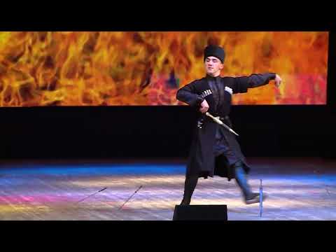 Видео: Танец с кинжалами