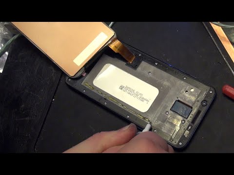 Видео: Замена дисплея смартфона (на примере Samsung A6+)