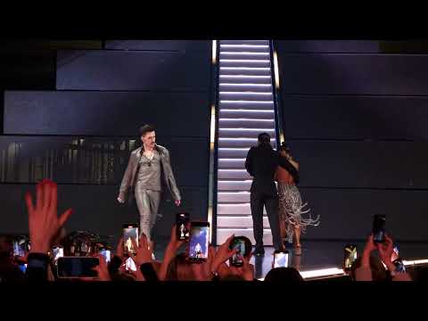 Видео: Дима Билан - 15 Острой бритвой (Крокус Сити Холл 15.02.2024)