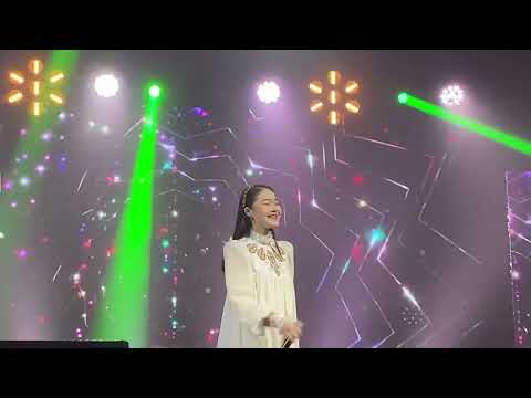 Видео: Мичийэ Еремеева. Василий Еремеев толорбут ырыаларынан «Сахам кыыһын таптыыбын» концерт